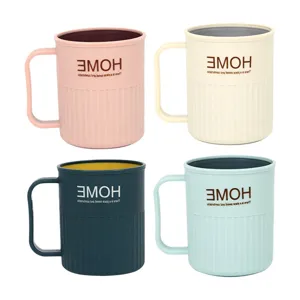Einfaches Haushalts-Mundspülbecher-Set, Zahnbürstenbecher mit Griff in mehreren Farben.