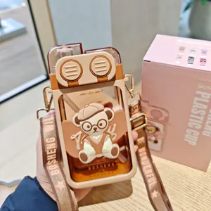 Tragbare quadratische Kunststoff-Trinkflasche mit Gurt, süßes Bären-Design, 450ml Schüler-Becher.