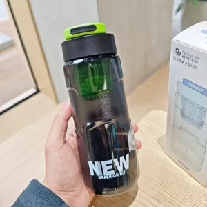 Draagbare Tritan sportwaterfles met filter, lekbestendige plastic beker voor fitness en outdoor.