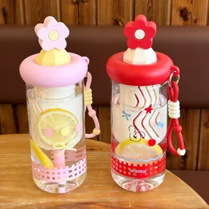Niedliche Blumen-Glasflasche mit Strohhalm, tragbare große Teetasse für Mädchen und Damen.