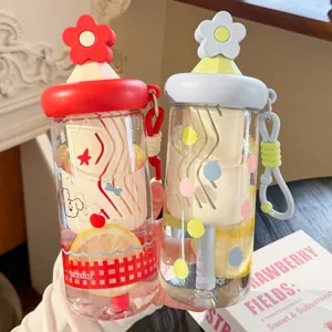 Süße Glasflasche mit Strohhalm und Blumen Deckel, große Kapazität tragbare Tasse für Mädchen.