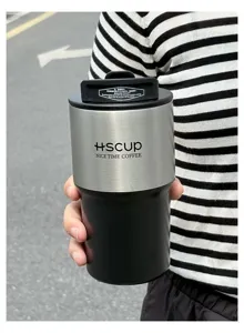 Tasse de voyage à café en acier inoxydable portable avec couvercle double, idéale pour l'extérieur.