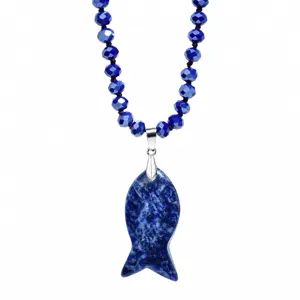 Collana lunga con perline e ciondolo a forma di pesce in pietra di cristallo blu