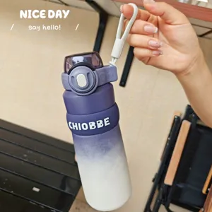 Botella de agua deportiva degradada con pajita y correa, gran vaso térmico para outdoor.