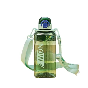 Grüne quadratische Kunststoff-Wasserflasche mit Riemen, tragbarer Sportbecher für Alltag.