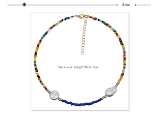 Collana girocollo di perline colorate con dettaglio perla barocca e catena regolabile per donne
