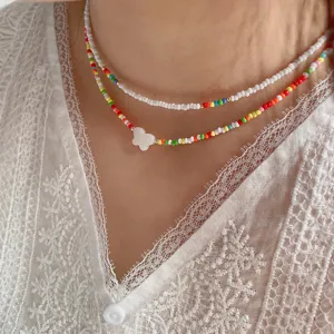 Collana doppia di perline Miyuki fatta a mano con ciondolo farfalla bianca gioiello chic elegante.