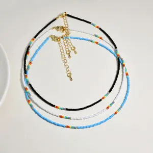 Set di collane girocollo multistrato con perline colorate fatte a mano per donna