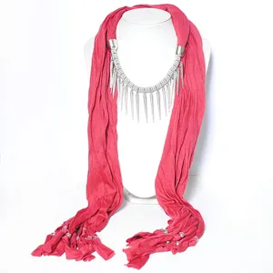 Dames mode roze sjaal ketting met zilveren metalen spike franje voor herfst winter
