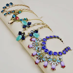 Luxury Multicolor Pave Rhinestone Chunky Collar Necklace For Women Vintage Electroplated Alloy Flower Leaf Statement Necklace For Party Wedding Banquet Jewelry