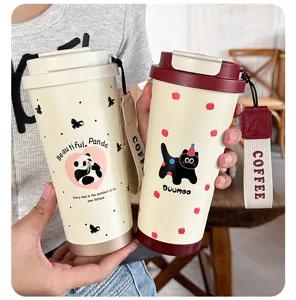 Tragbarer 316 Edelstahl Isolierbecher mit süßem Panda und Katzenmuster, ideal für Kaffee unterwegs.