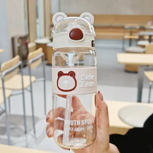 Süßer Bär Strohhalm Wasserflasche Kunststoff tragbare Tasse für Kinder Sport Schule