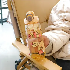 Niedliche Cartoon Plastik Trinkflasche mit Strohhalm und Deckel für Kinder und Schule.