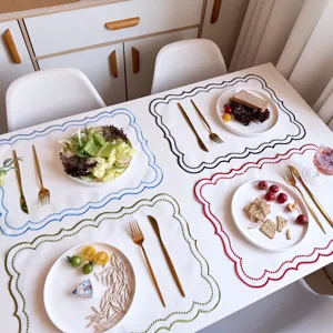Cremefarbene Vintage bestickte Tischmatte Stoffspitze Hitzeschutzmatte fuer Esstisch