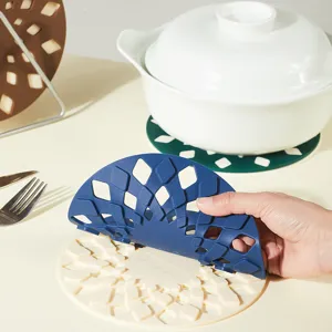 Ins stijl opvouwbare siliconen panonderzetter hittebestendige mat anti brandwond tafel.