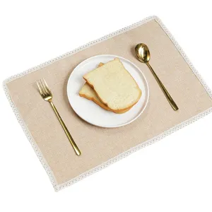 Jutefarbene Tischset Imitation mit zarter Spitzenbordüre, skandinawisches Stoff Tischset für Küche.