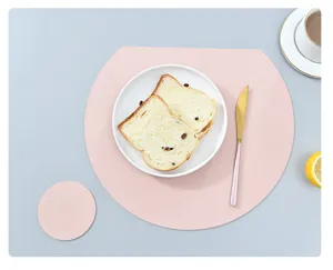 Noords roze leren placemat en ondersetzer set, waterdichte halve cirkel eettafel mat.