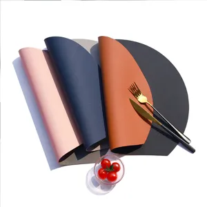 Waterdichte lederen placemats set, dubbelzijdige halfcirkelvormige eettafelmatten thuis.