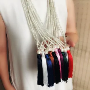Lange mehrsträngige Perlenkette mit bunten Quasten Anhängern für Damen Pullover Kette.