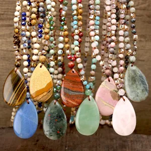 Collana lunga con perline in pietra naturale e ciondolo a goccia gioielli donna