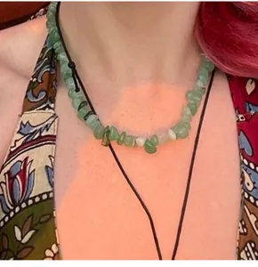 Collana girocollo con pietre di cristallo verde gioiello fatto a mano stile boho