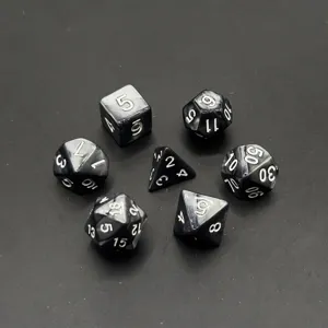 Set di 7 dadi poliedrici con motivo a perla di marmo nero per giochi da tavolo DND.