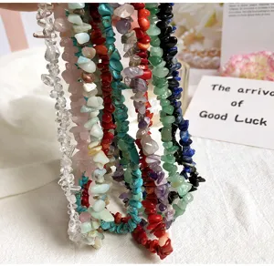 Collana girocollo artigianale in pietra di cristallo colorata, gioielli vintage con catena.