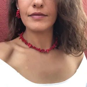 Collana girocollo con pietre rosse e orecchini abbinati stile etnico vintage fatto a mano