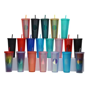Bunte 24oz gestiftete Plastikbecher mit Strohhalm, Diamant Textur Trinkbecher farbig.