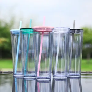 Clear plastic tumbler with straw and lid, 750ml large capacity cold drink cup for daily use.