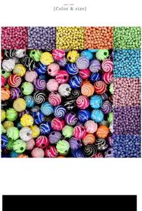 Nahaufnahme von bunten Acrylperlen mit Diamantstreifen, ideal für DIY-Bastelschmuck.