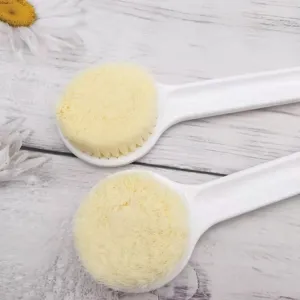 Conjunto de cepillos de baño de cerdas suaves con mango largo para la limpieza de la espalda.