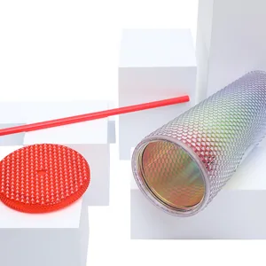 Farbverlauf spitzer Becher 24oz Plastik Trinkbecher mit Strohhalm und rotem Deckel.