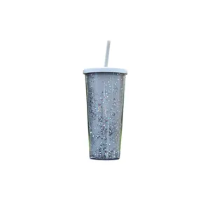 Gedetailleerd overzicht van dubbelwandige kunststof glitter rietjesbeker, draagbare waterfles.