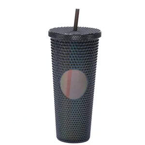 Schwarzer 24oz Diamond Becher mit Strohhalm, doppelwandiger Plastikbecher mit Nieten.
