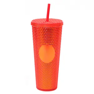 Roter 24oz Becher mit Strohhalm Diamant Textur Doppelwandiger Kunststoff Becher
