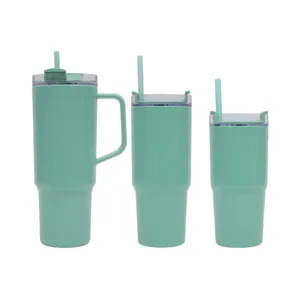 Détails de l'ensemble de tasses vertes, grand gobelet de voyage avec poignée et paille.