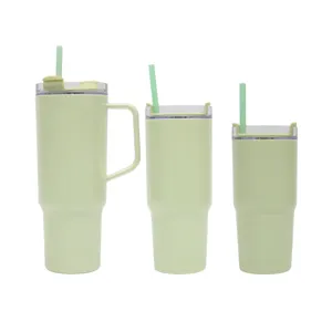 Set de 3 grands gobelets en plastique avec poignée et paille pour voiture et sport en plein air.
