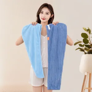 Vue détaillée du bonnet de bain en microfibre douce, très absorbant et confortable au quotidien.