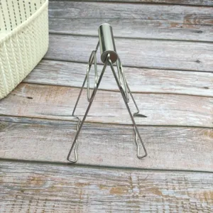 Stainless steel anti-scalding bowl clip, kitchen tool for lifting hot plates and bowls safely.