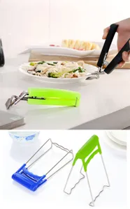 Stainless steel anti-scald bowl clip kitchen tool, perfect for safely lifting hot plates.