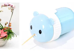 Cute plastic cartoon bear toothpick holder, portable blue white home table storage box.
