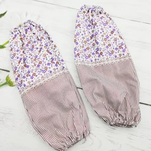 Long anti-fouling sleeves with floral and striped print, perfect for kitchen cleaning and office.