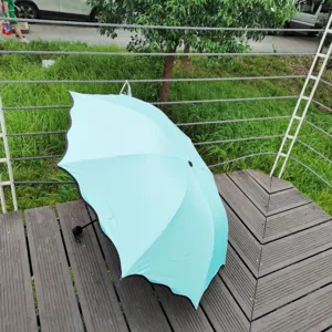 Parapluie Pliant à Trois Volets Bord Feuille de Lotus Colle Noire Anti-UV Parasol Solaire de Pluie Parasol Pliant Portable