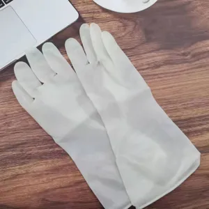 Gants de ménage en caoutchouc blanc pour vaisselle et cuisine, en latex imperméable durable.