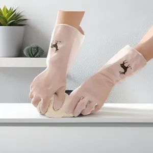 Durable household kitchen latex thick cleaning waterproof rubber gloves for women in daily use.
