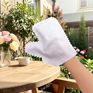 Wegwerp non-woven schoonmaak handschoenen voor huishoudelijke en keukenreiniging.