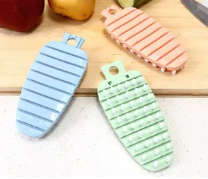 Spazzola Flessibile per Pulizia Verdure a Forma di Carota Cucina Silicone Strumento Frutta