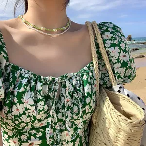 Collier de perles et de fleurs vert menthe chaîne de clavicule multicouche pour femme