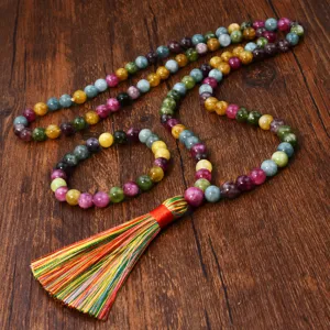 Ensemble collier et bracelet de perles de prière mala en pierre colorée avec gland.